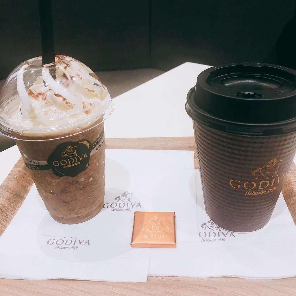 GODIVA  Chocolatier