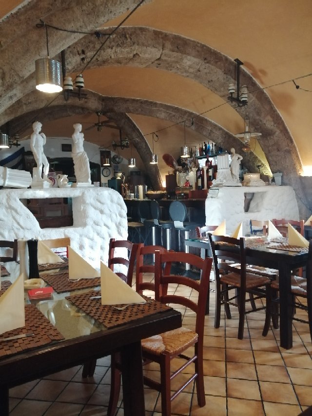 Taverna Delphi